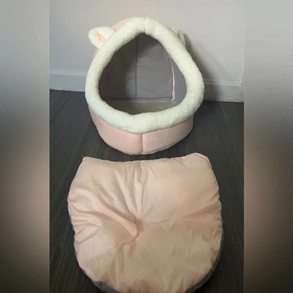 Pink pet bed for small pets